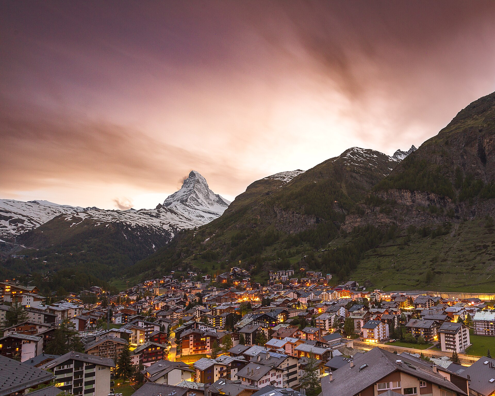 Chalets et résidences de vacances du centre de Zermatt en hiver